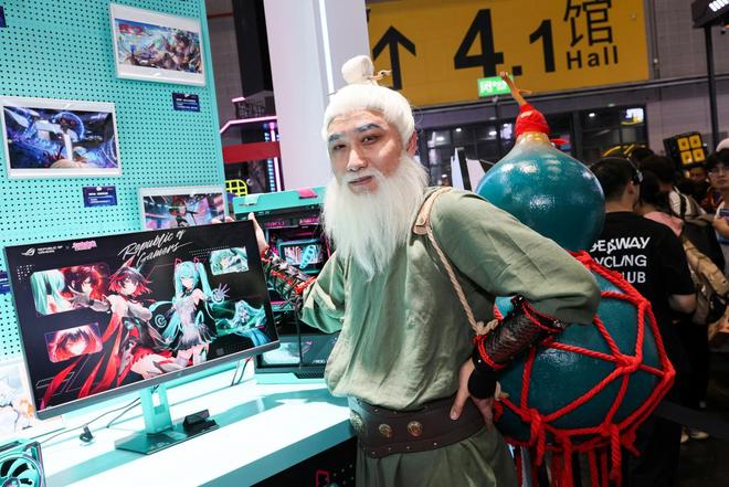 RO姬x初音未来版电竞显示器双模新品闪耀登场pg电子中国网站BW2025 ROG绝神(图6)