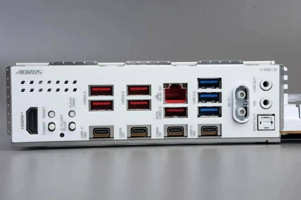 技嘉X3D系列主板免费提升游戏性能pg电子模拟器高端主板“模范生”(图7)