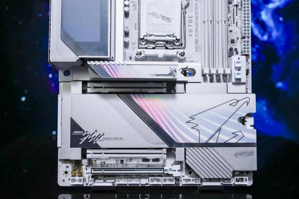 技嘉X3D系列主板免费提升游戏性能pg电子模拟器高端主板“模范生”(图9)